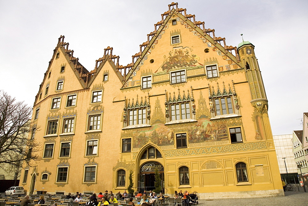 The painted facade of the medieval Ulmer Rathaus (Town Hall) shows scenes from German history, Ulm, Baden-Wuerttemberg, Germany, Europe