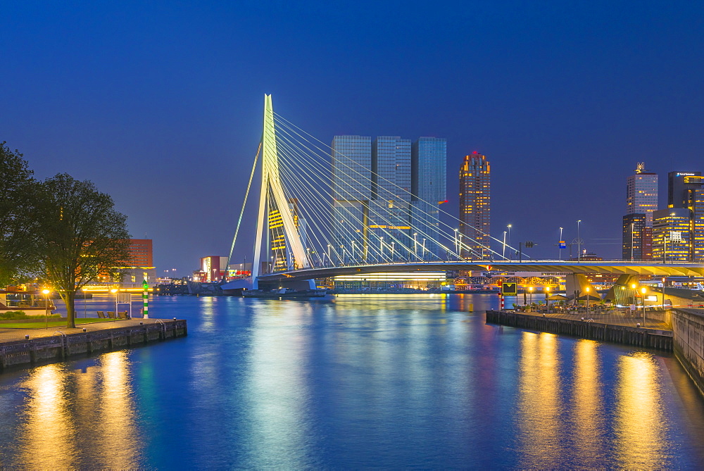 Erasmusbrug (Erasmus Bridge) and Wilhelminakade 137, De Rotterdam, The Rotterdam Building, Rotterdam, South Holland, The Netherlands, Europe