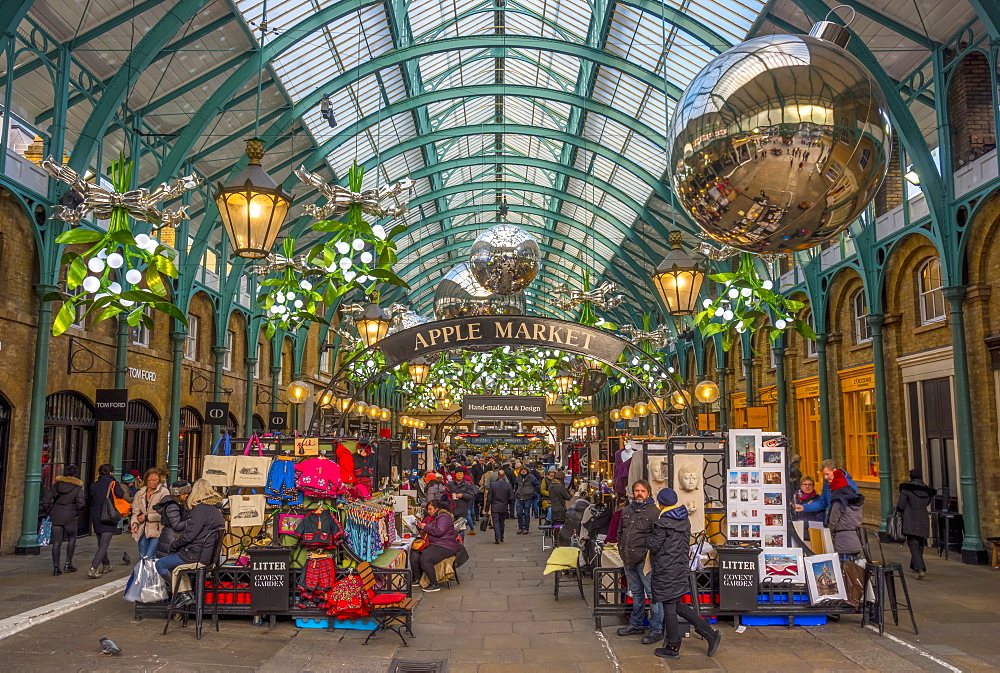 Covent Garden Market at Christmas, London, England, United Kingdom, Europe