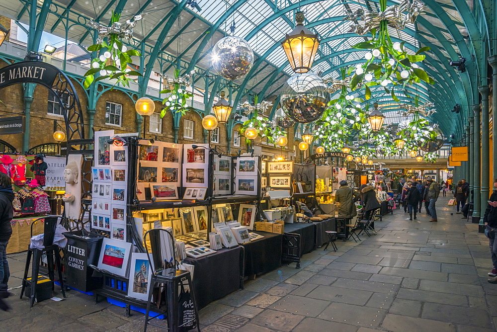 Covent Garden Market at Christmas, London, England, United Kingdom, Europe