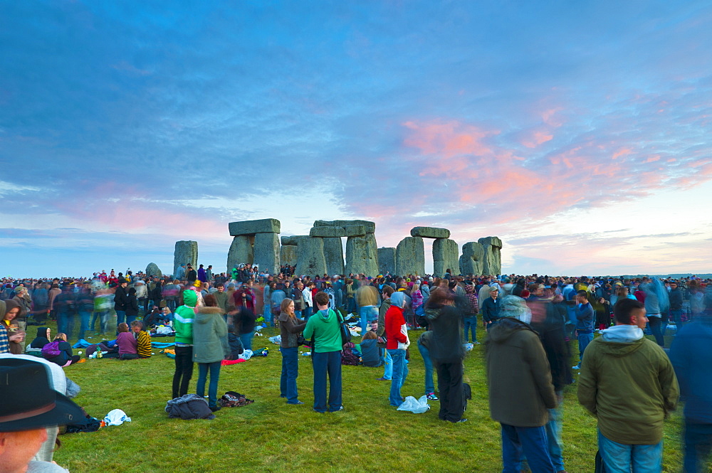 Summer Solstice celebrations, Stonehenge, UNESCO World Heritage Site, Wiltshire, England, United Kingdom, Europe