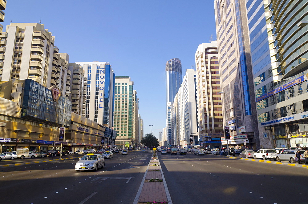 Sheikh Hamdan bin Mohammed Street (Hamdan Street), Abu Dhabi, United Arab Emirates, Middle East