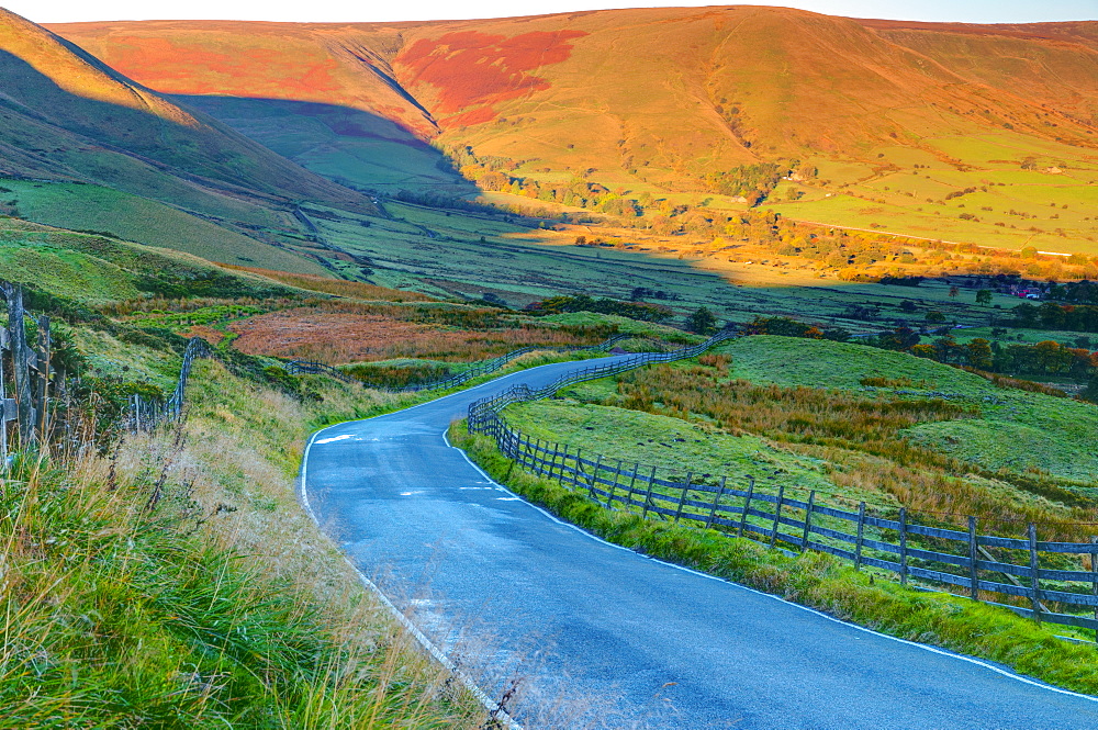 Vale of Edale, Peak District National Park, Derbyshire, England