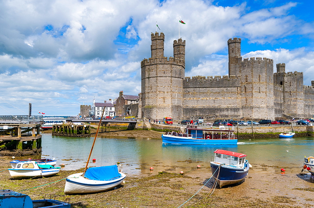 Caernarfon Castle, UNESCO World Heritage Site, Caernarfon, Gwynedd, Wales, United Kingdom, Europe