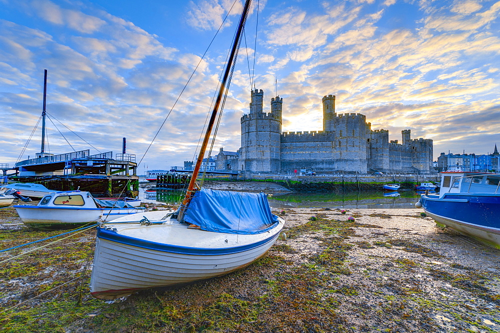 Caernarfon Castle, UNESCO World Heritage Site, Caernarfon, Gwynedd, Wales, United Kingdom, Europe