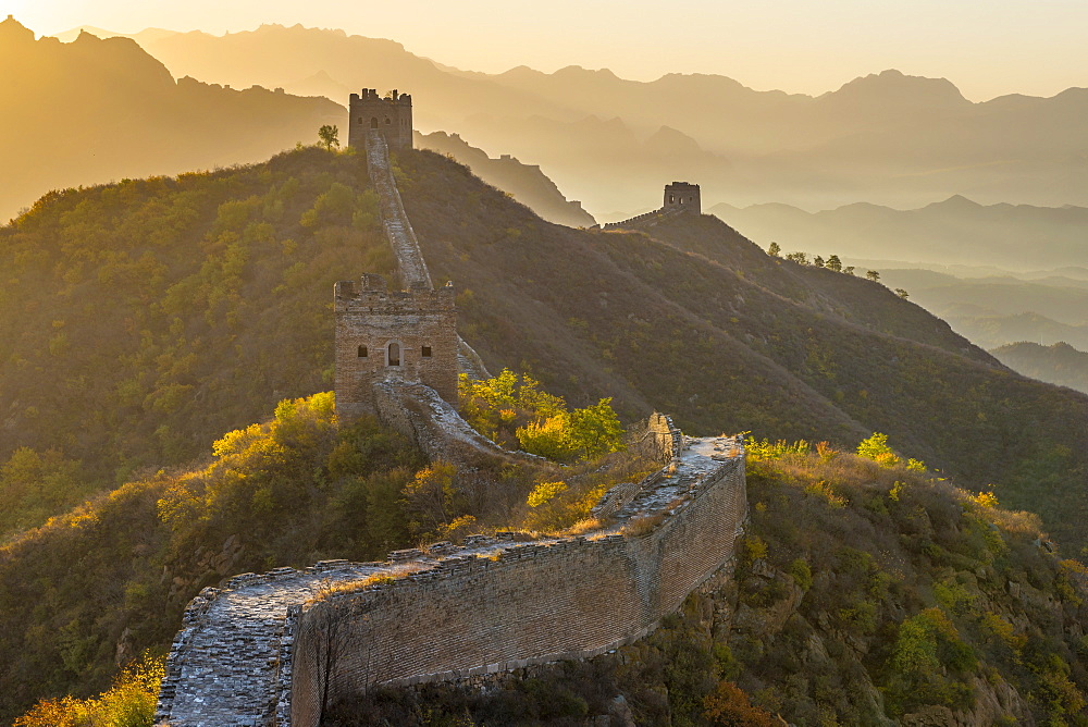 Great Wall of China, UNESCO World Heritage Site, dating from the Ming Dynasty, section looking towards Simatai, Jinshanling, Luanping County, Hebei Province, China, Asia