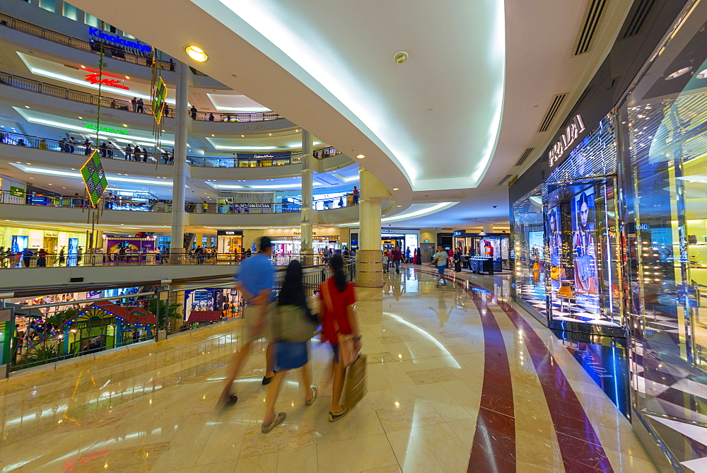 Suria KLCC Shopping Mall, Petronas Towers, Kuala Lumpur, Malaysia, Southeast Asia, Asia