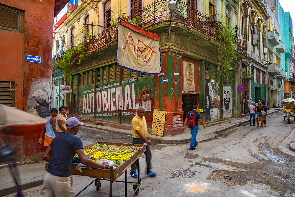 La Habana Vieja (Old Havana), UNESCO World Heritage Site, Havana, Cuba, West Indies, Caribbean, Central America