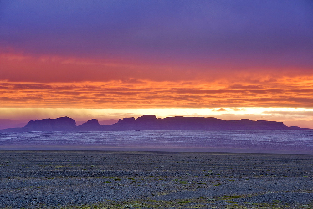 Sunset over Skeidararsandur glacial flood plain and Skeidarajokull glacier part of Vatnajokull glacier, southeast area, Iceland, Polar Regions