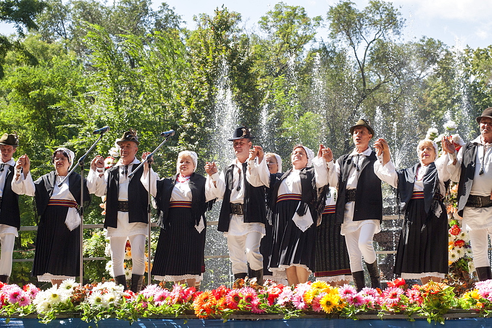 Moldovans in traditional costume celebrating Limba Noastra (National Language Day) on 31st August, Chisinau, the capital of Moldova, Europe