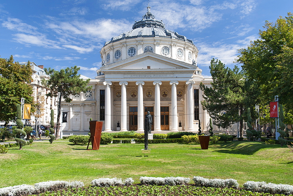 The Romanian Atheneum, inaugurated in 1888, a concert hall and landmark in central Bucharest, Romania, Europe