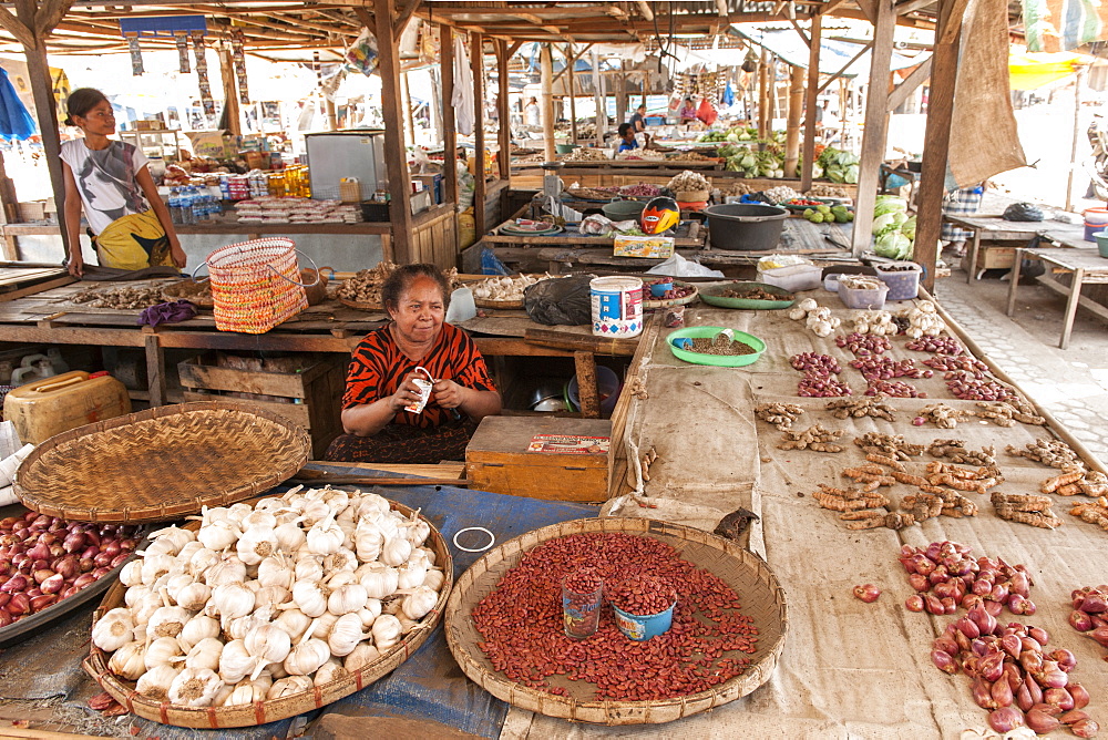 The market of Wuring fishing village near Maumere on Flores island, Indonesia.