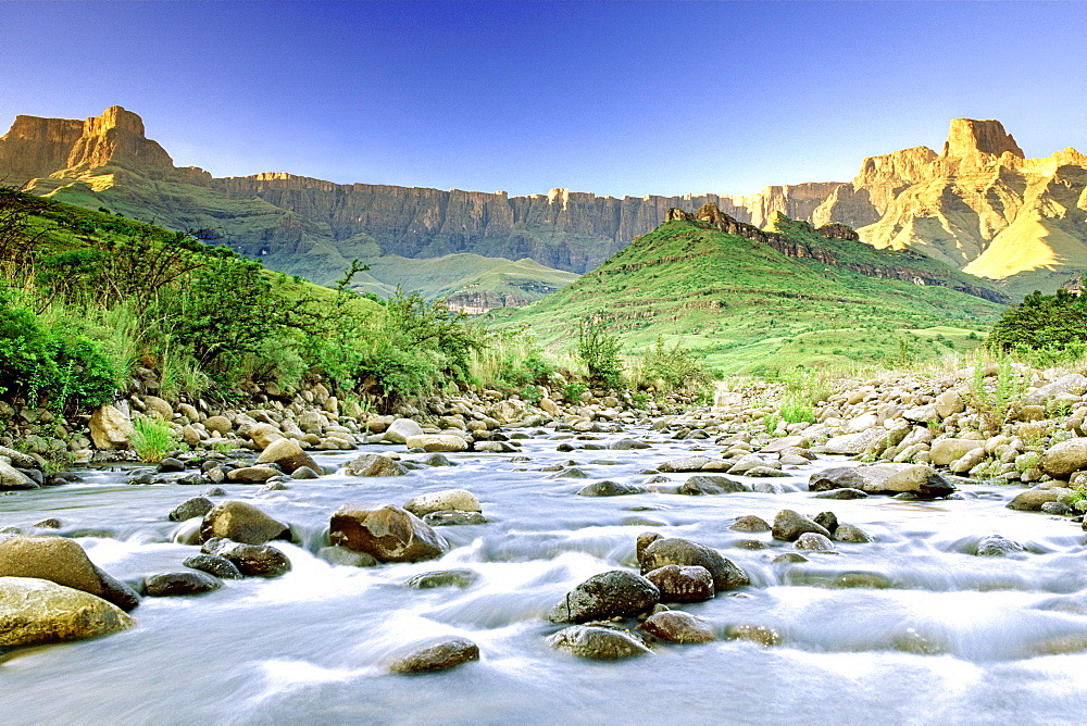 The Amphitheatre and the Tugela River in the Drakensberg Mountains, KwaZulu-Natal Province, South Africa, Africa