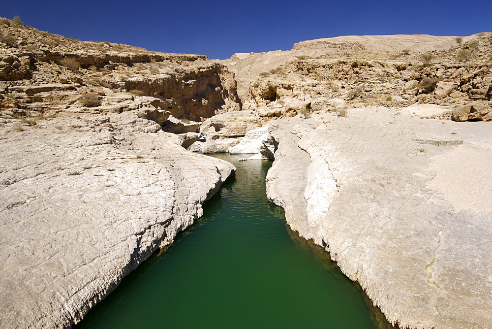 The turquoise pools of Wadi Bani Khalid in the eastern Hajar mountains (Al Hajar ash sharq) of the sultanate of Oman.