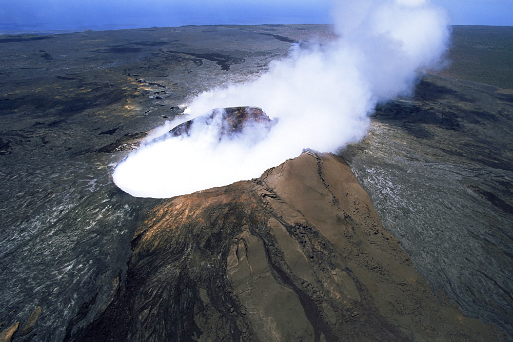 The Pu'u O'o cinder cone, the active vent on the southern flank of the Kilauea volcano, UNESCO World Heritage Site, Big Island, Hawaiian Islands, United States of America, North America