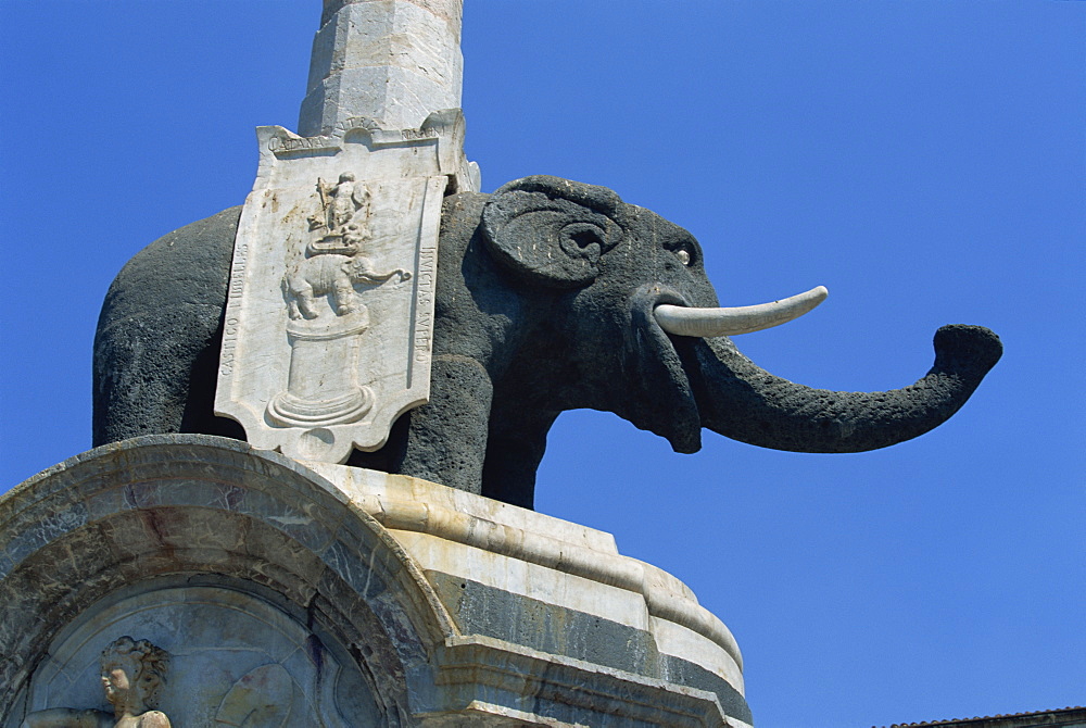 An 18th century fountain with lava elephant and Egyptian obelisk, Piazza del Duomo, Catania, Sicily, Italy, Europe