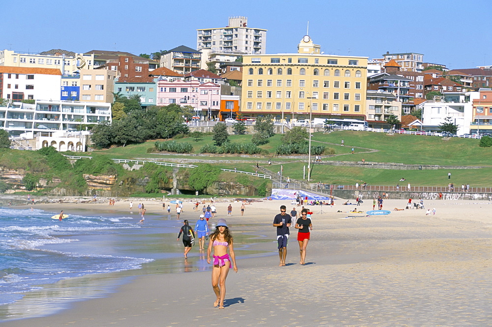 Morning exercises at Bondi beach, Sydney, New South Wales, Australia, Pacific