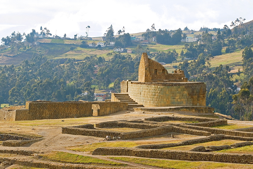 Ceremonial Plaza and the unique elliptical structure of the Temple of the Sun, which exhibits classic Inca mortar-less stonework, at Ecuador's most important Inca site, Ingapirca, Canar Province, Southern Highlands, Ecuador, South America