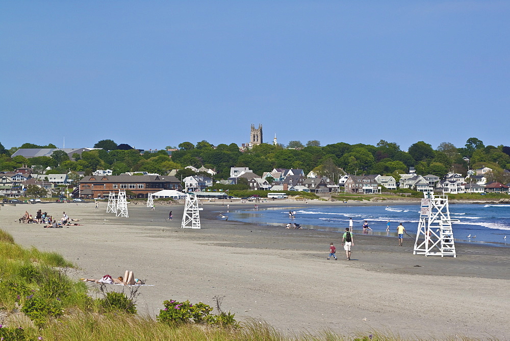 Easton's Beach, locally known as First Beach, the closest beach to the city, popular for swimming, surfing and sunbathing, Newport, Rhode Island, New England, United States of America, North America