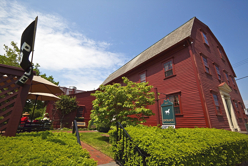 The White Horse Tavern dating from 1673, on the corner of Farewell and Marlborough Streets, the oldest continuously operating tavern in America, in historic Newport, Rhode Island, New England, United States of America, North America