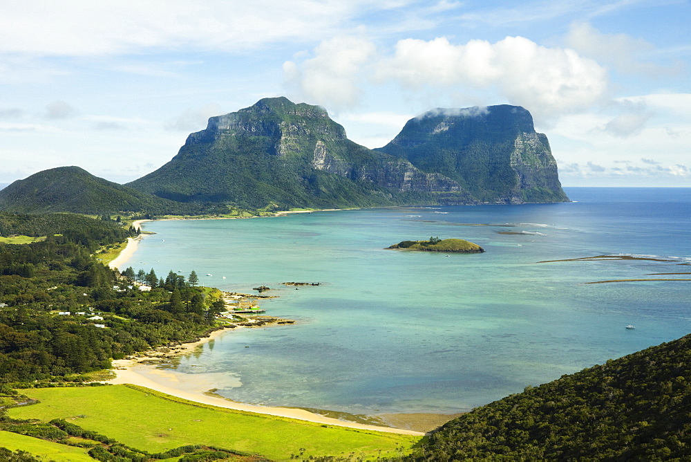 View south from Kim's Lookout to Mount Lidgbird on the left and Mount Gower by the lagoon with the world's most southerly coral reef, on this 10km long volcanic island in the Tasman Sea, Lord Howe Island, UNESCO World Heritage Site, New South Wales, Australia, Pacific