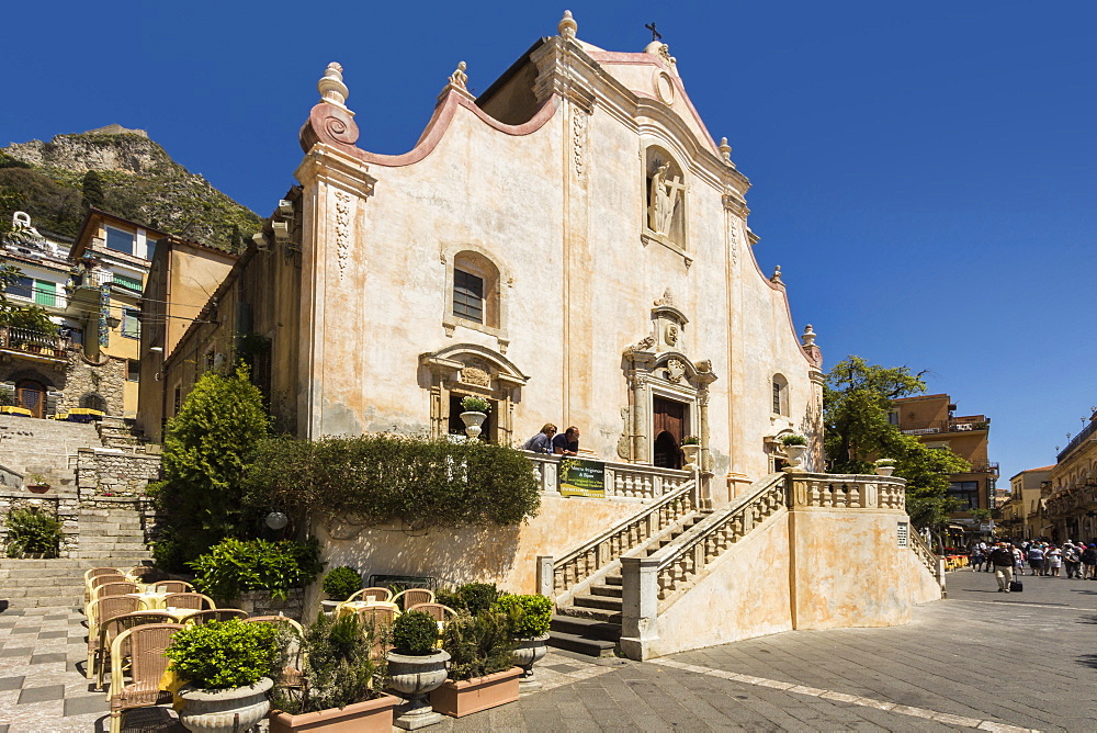 San Giuseppe Church and Piazza 9 April on Corso Umberto in this popular northeast tourist town, Taormina, Catania Province, Sicily, Italy, Mediterranean, Europe