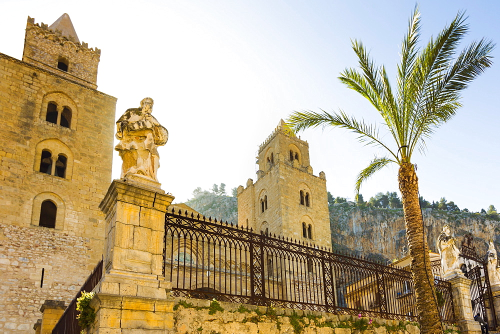 The Duomo, the Norman Cathedral dating from 1131 in this very popular historic tourist town, Cefalu, Palermo Province, Sicily, Italy, Mediterranean, Europe