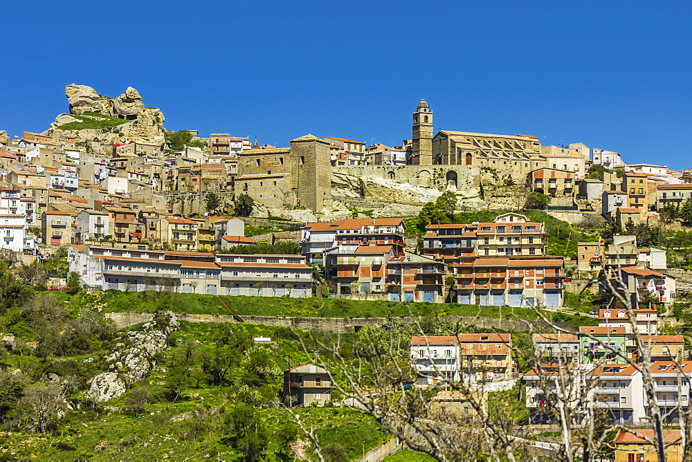 Cerami, town at 1000m, founded by the ancient Greeks and site of major Norman and Muslim battle, Cerami, Enna Province, Sicily, Italy, Mediterranean, Europe