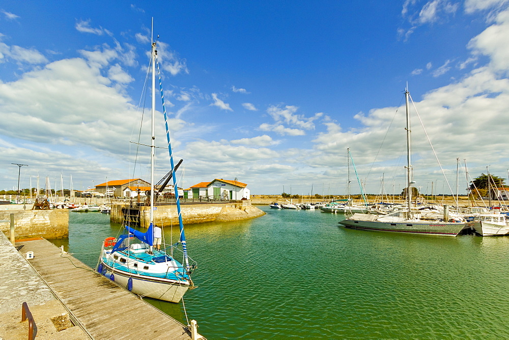 Yacht at marina by Quai de La Criee in the island's principal western town, Ars en Re, Ile de Re, Charente-Maritime, France, Europe