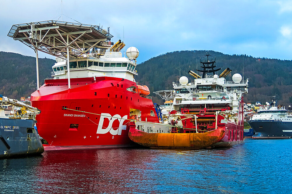 Skandi Skansen helicopter supply ship and other offshore energy industry support vessels, Vagen Harbour, Bergen, Hordaland, Norway, Scandinavia, Europe