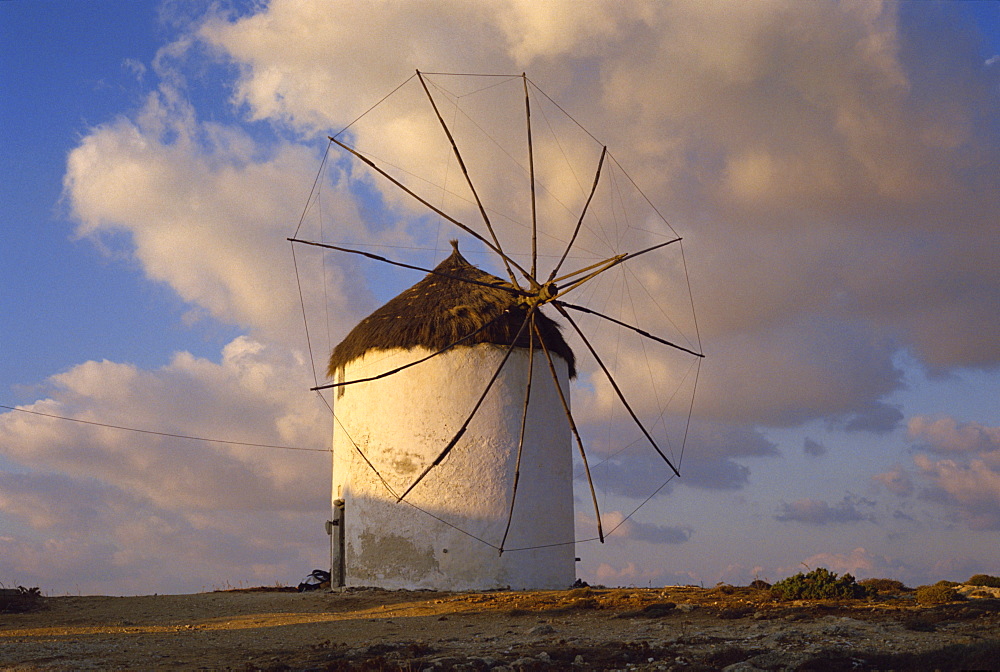 Typical Greek windmill in Antiparos Town, Antiparos, Cyclades, Greek Islands, Greece, Europe