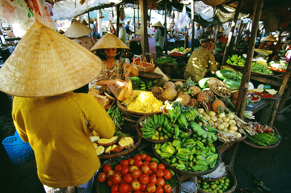 Fruit market, Hoi An, Vietnam, Indochina, Southeast Asia, Asia