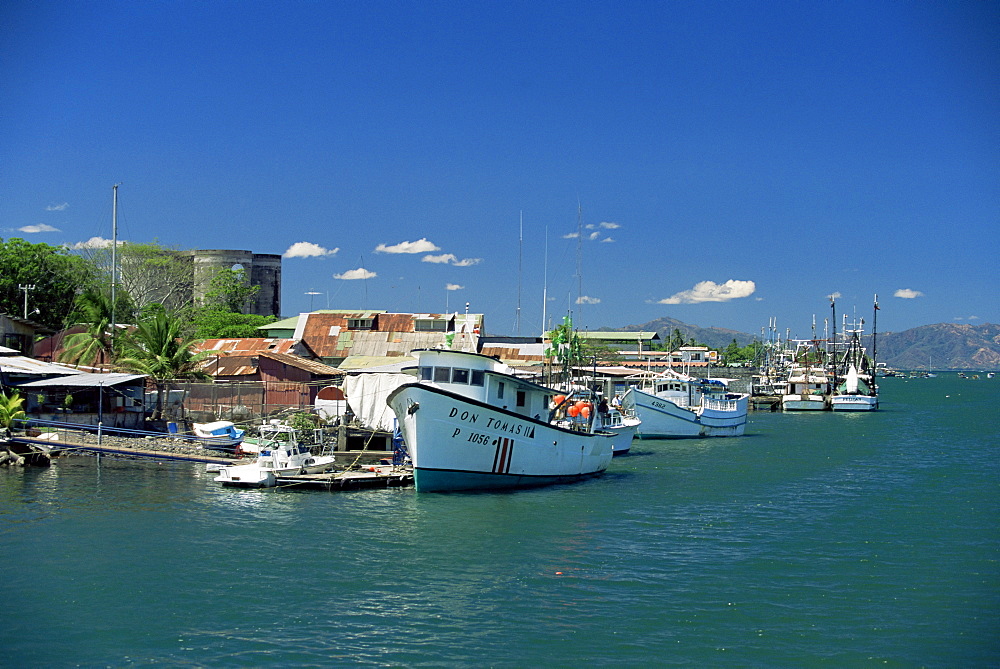 Fishing boats at Puntarenas on the mainland coast of the Gulf of Nicoya, north west area, Costa Rica, Central America