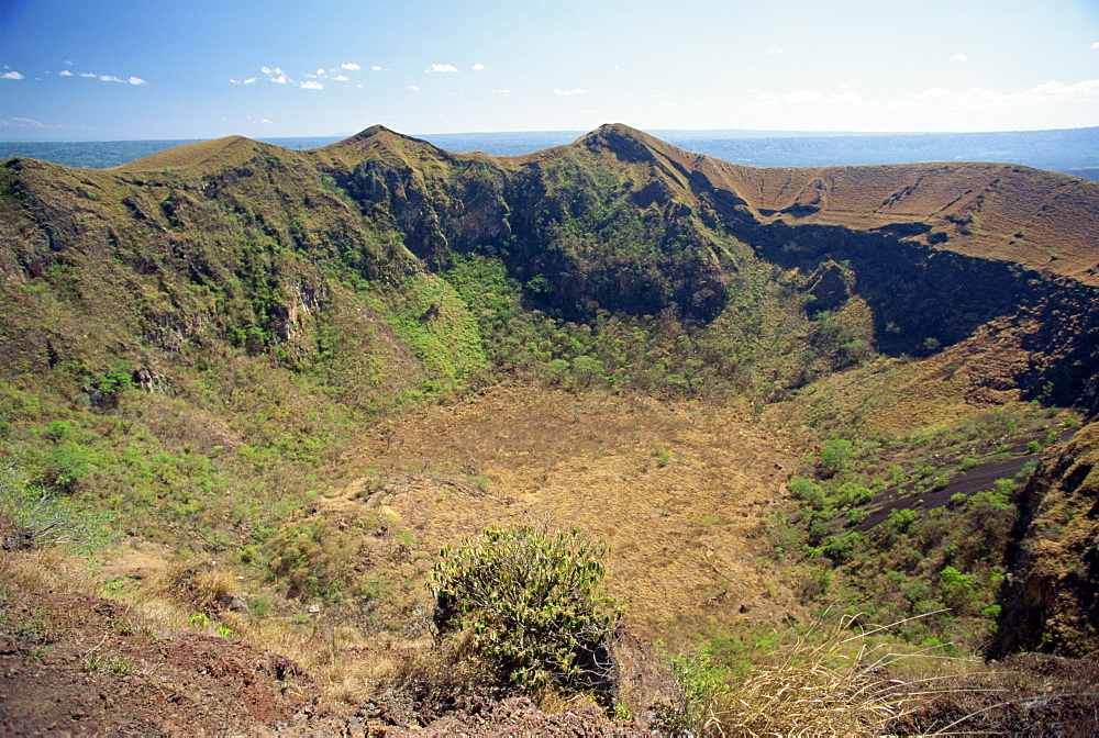 View across the rim of the dormant San Fernando crater of the Volcan Masaya in the Volcan Masay National Park, Nicaragua, Central America