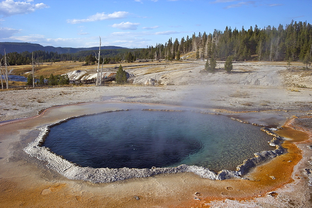 Crested Pool, Upper Geyser Basin, Yellowstone National Park, UNESCO World Heritage Site, Wyoming, United States of America, North America 