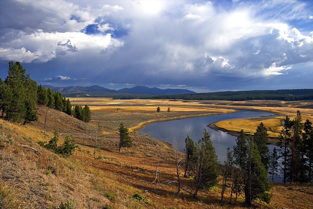 View of Yellowstone River and Hayden Valley, Yellowstone National Park, UNESCO World Heritage Site, Wyoming, United States of America, North America 