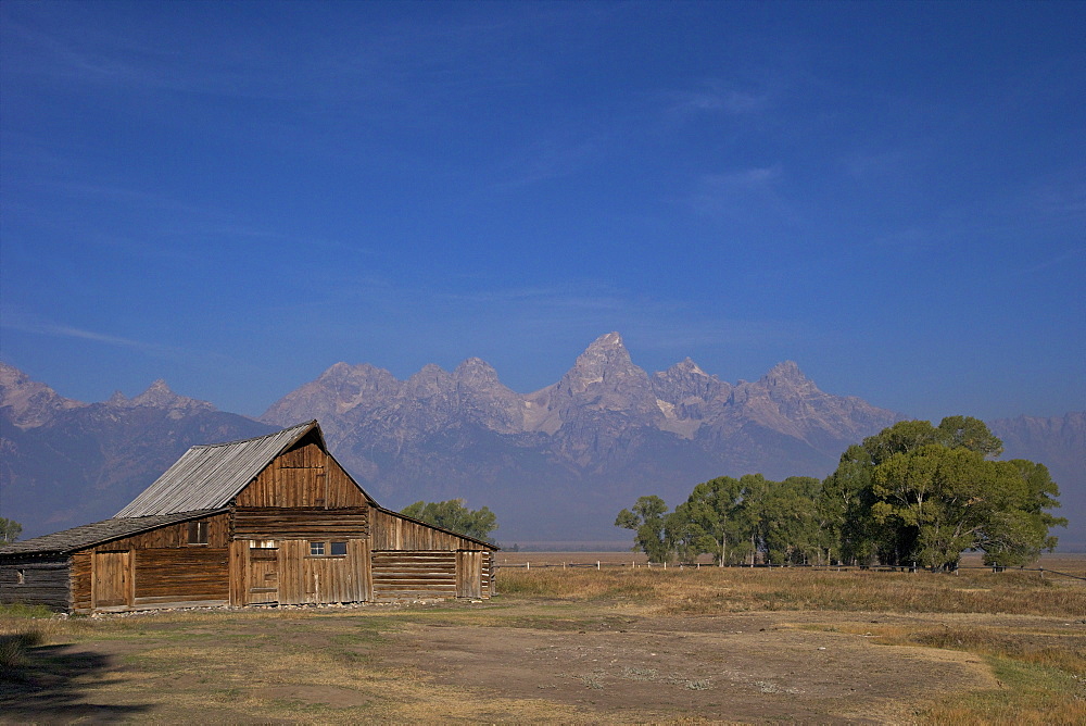 Barn, Thomas Alma and Lucille Moulton Homestead, Mormon Row Historic District, Grand Teton National Park, Wyoming, United States of America, North America 