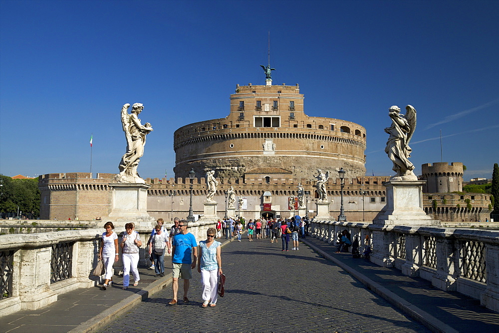 Castel and Ponte Sant'Angelo, dating from 139 AD, Rome, Lazio, Italy, Europe