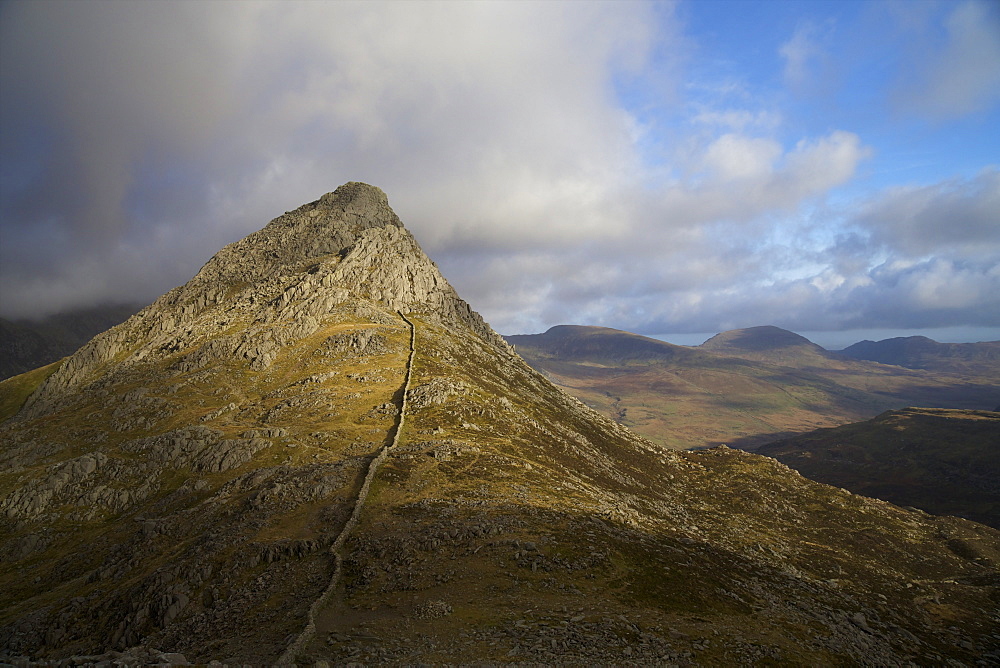 South ridge of Tryfan from Glyder Fach, Snowdonia National Park, Gwynedd, Wales, United Kingdom, Europe