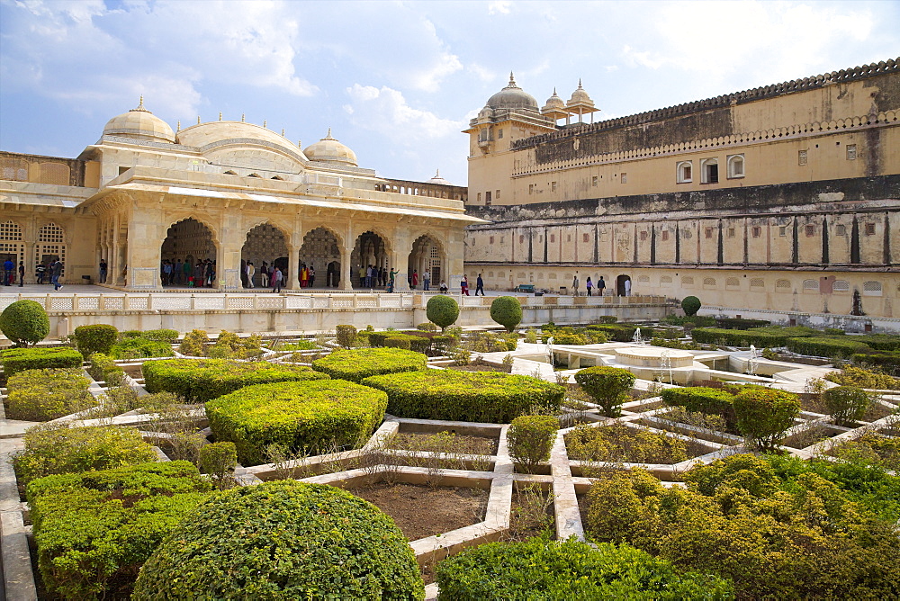 Gardens and Hall of Mirrors, Amber Fort Palace, Jaipur, Rajasthan, India, Asia