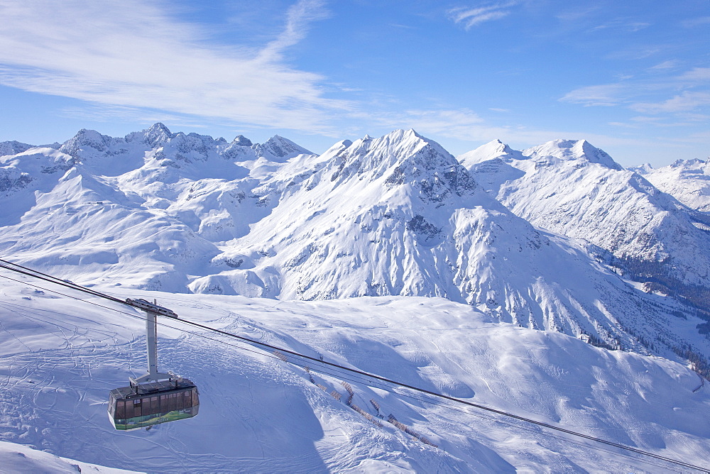 Rufikopf cable car, Stubenbach, Lech, near St. Anton am Arlberg, in winter snow, Austrian Alps, Austria, Europe