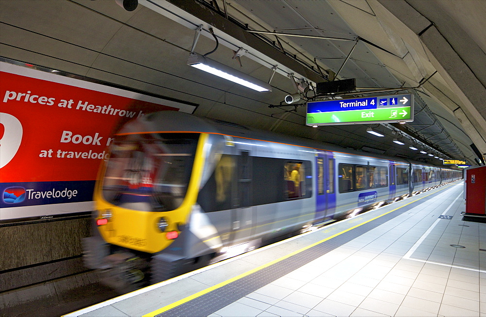 Heathrow Express Train arrives at Terminal 4, Heathrow Airport, London, England, United Kingdom, Europe