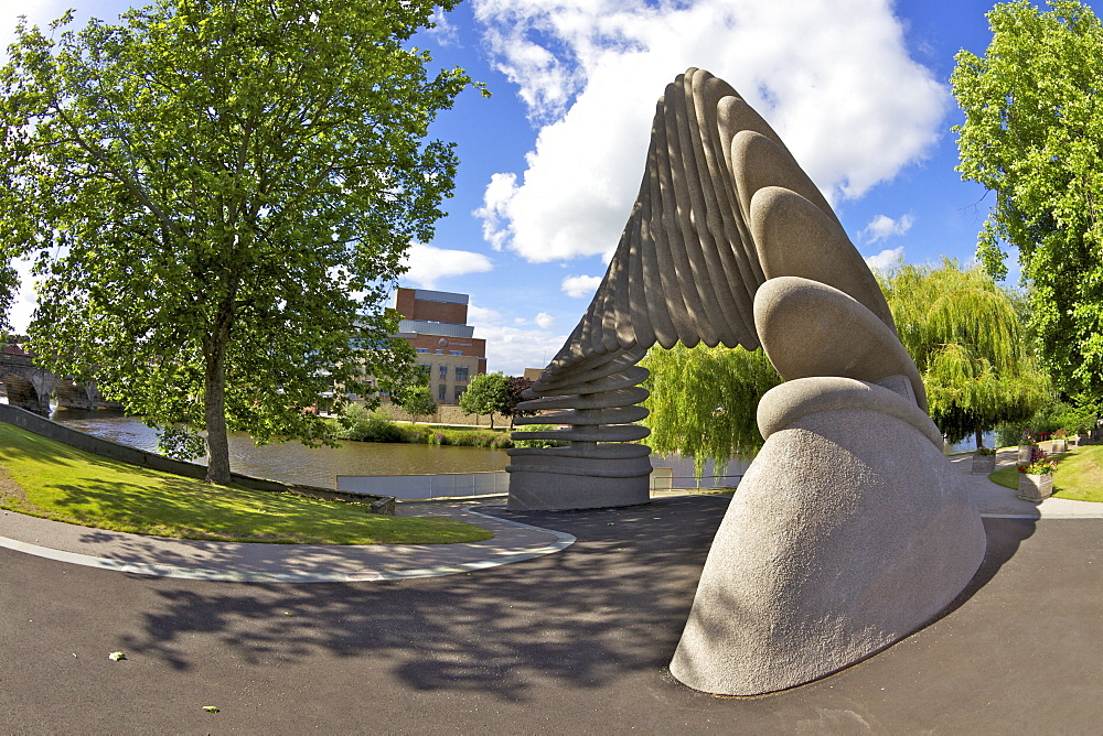 Darwin Statue in Shrewsbury, River Severn and Theatre Severn, Shropshire, England, United Kingdom, Europe