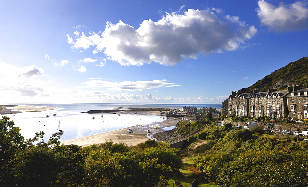 Barmouth and the Mawddach Estuary, Snowdonia, Gwynedd, North Wales, Cymru, United Kingdom, Europe