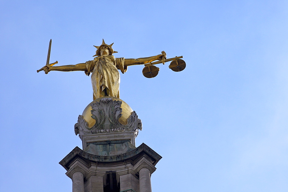 Statue of Lady Justice with sword, scales and blindfold, Old Bailey, Central Criminal Court, London, England, United Kingdom, Europe