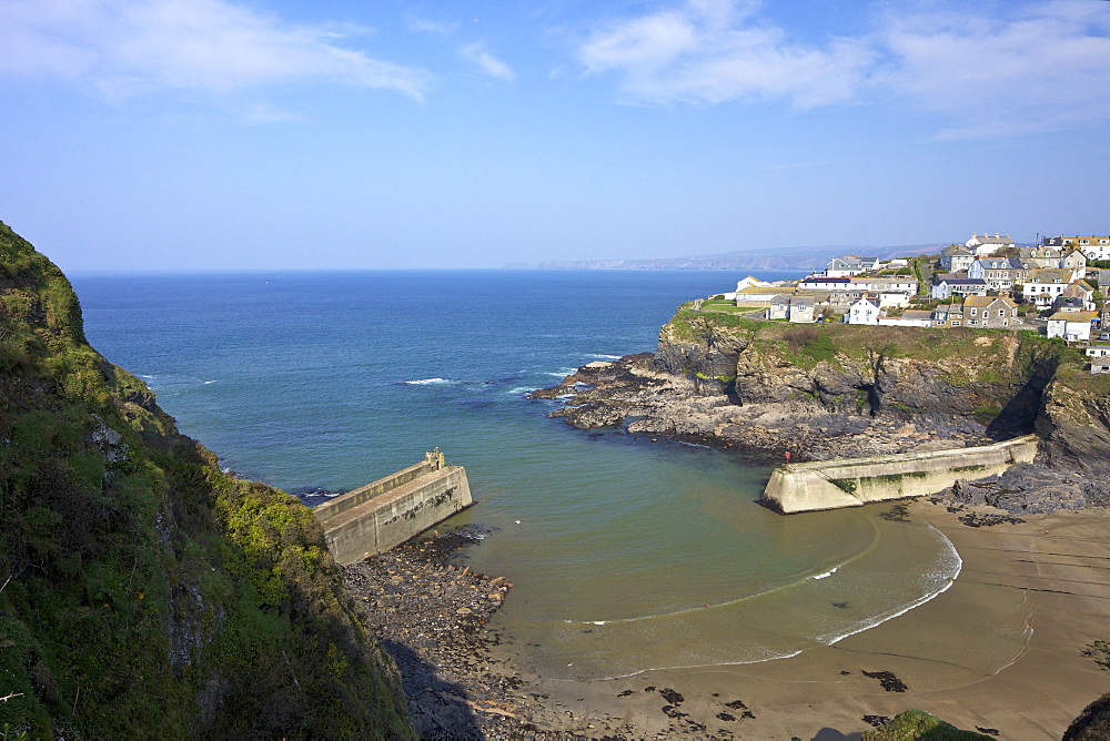 Harbour in Port Isaac in spring sunshine, Cornwall, England, United Kingdom, Europe