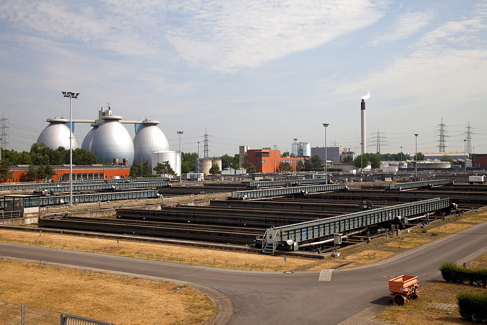 Digestion tanks, sewage work, Emscher wastewater treatment plant, Bottrop, Ruhr area, North Rhine-Westphalia, Germany, Europe