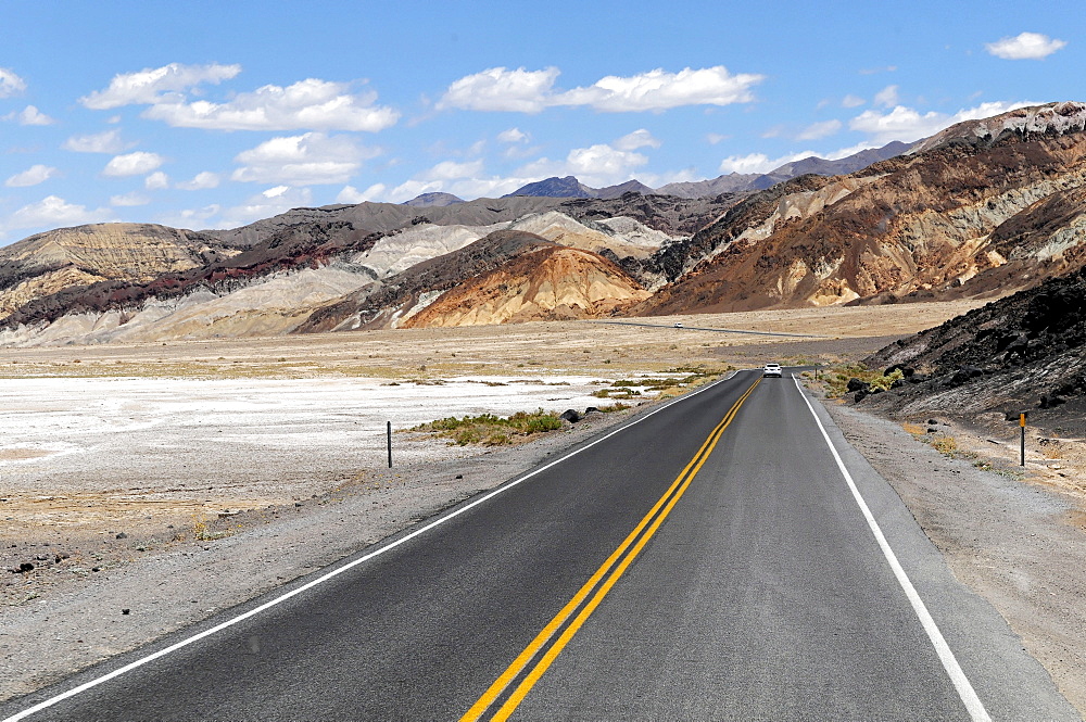 National road 178 in Death Valley, Death Valley National Park, California, USA, North America