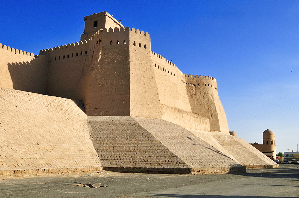 Historic city walls near Ota Darvoza city gate, Khiva, Chiva, Silk Road, Unesco World Heritage Site, Uzbekistan, Central Asia