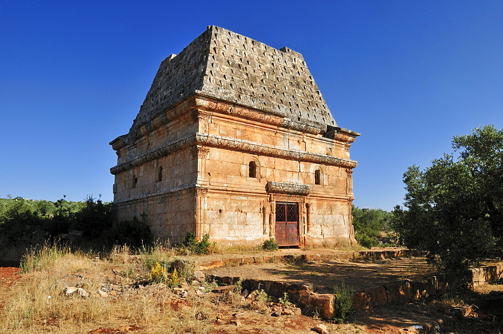 Byzantine tomb tower at the archeological site of Al-Bara, Dead Cities, Syria, Middle East, West Asia